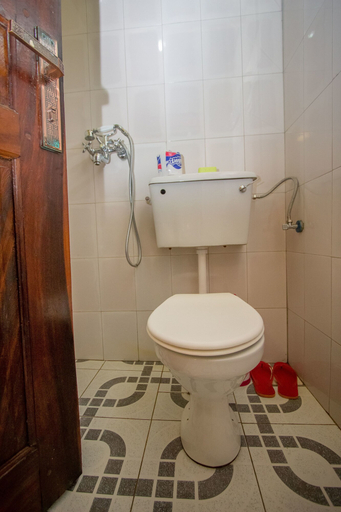 Bathroom 3, Roots Retreat and Camping Resort, Busiiro