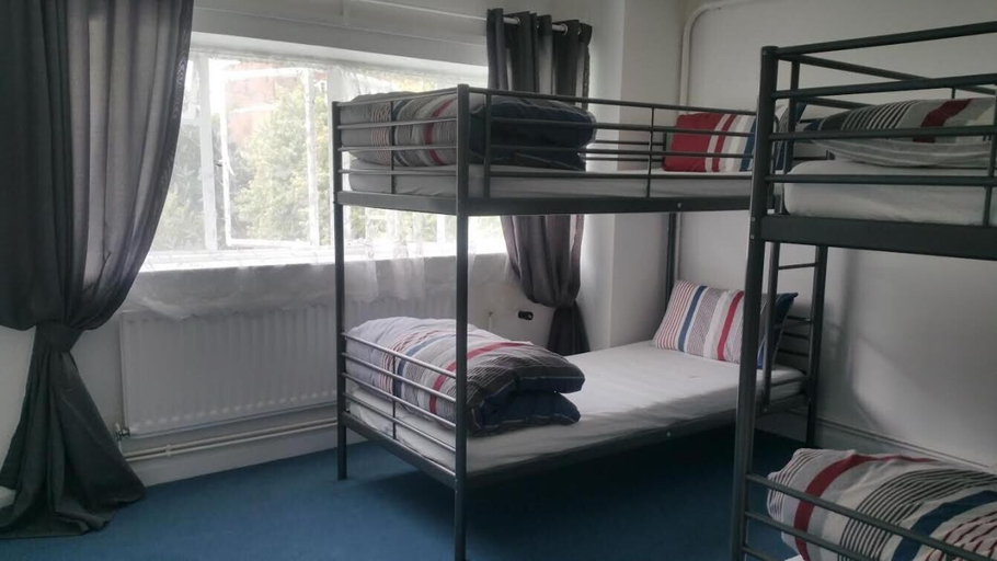 Bedroom 2, The Queens Hostel, London