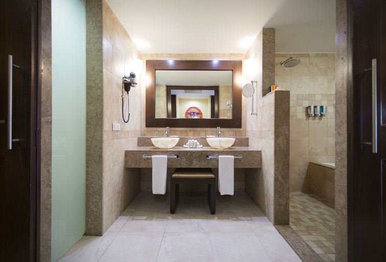 Bathroom 5, Barceló Maya Palace - All Inclusive, Cozumel