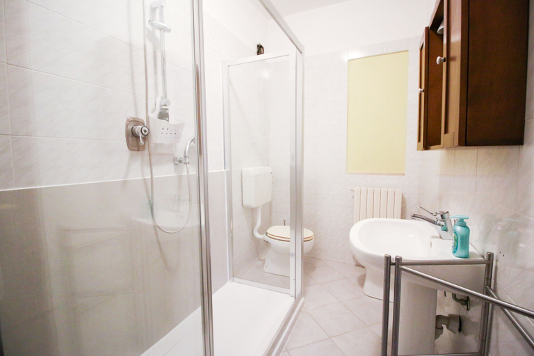 Bathroom 4, Spighe Paglia e Girasole, Torino