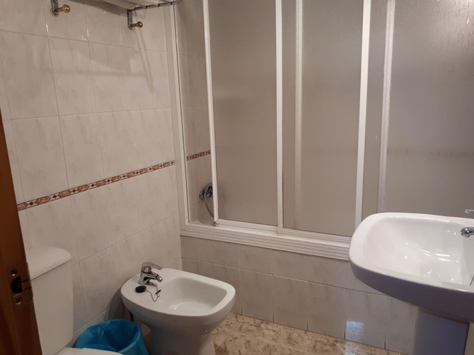 Bathroom 5, Hostal Julio, Cáceres