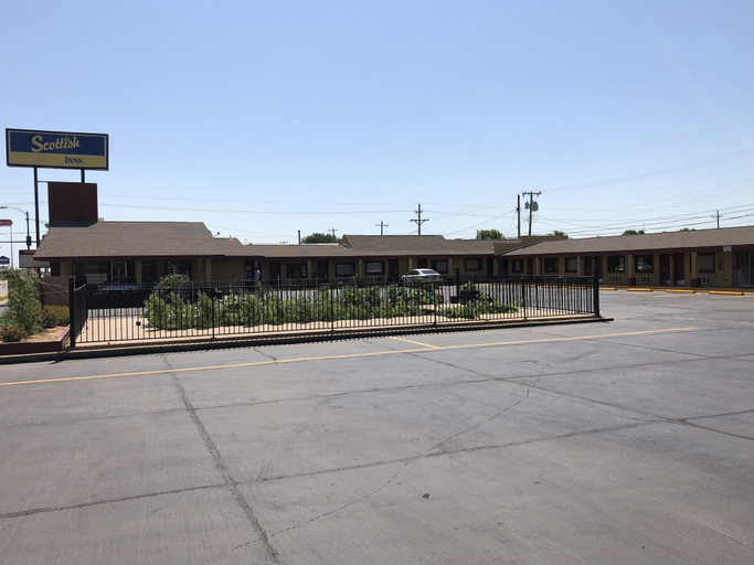 Others 4, Scottish Inn, Custer