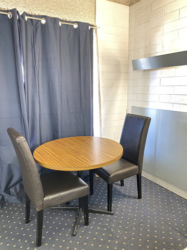 Others 5, Capri Motel, Balranald