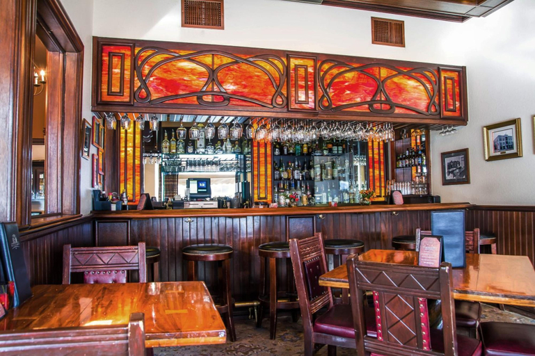 Food & Drinks 5, Hassayampa Inn, Yavapai