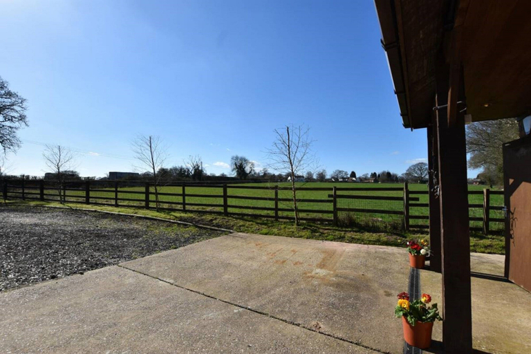 Others 4, Oak Tree Stables, Worcestershire