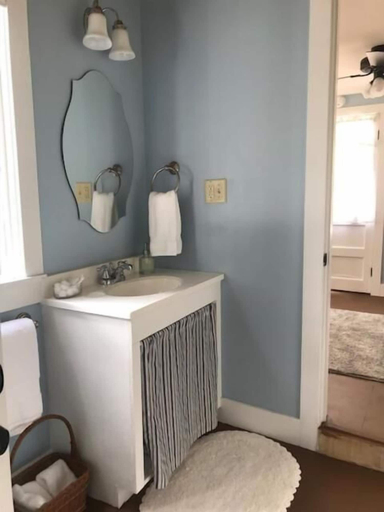 Bathroom 4, Riverboat Bed & Breakfast, Adams