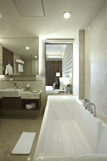 Bathroom 5, Radisson Blu Hotel Rudrapur, Udham Singh Nagar