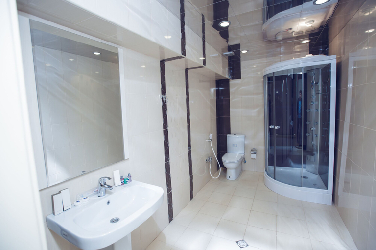 Bathroom 3, Goy Gol Lake Resort, Xanlar