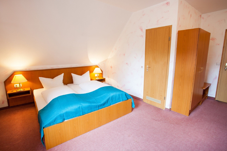 Bedroom 3, Hotel Alter Wolf, Wolfsburg