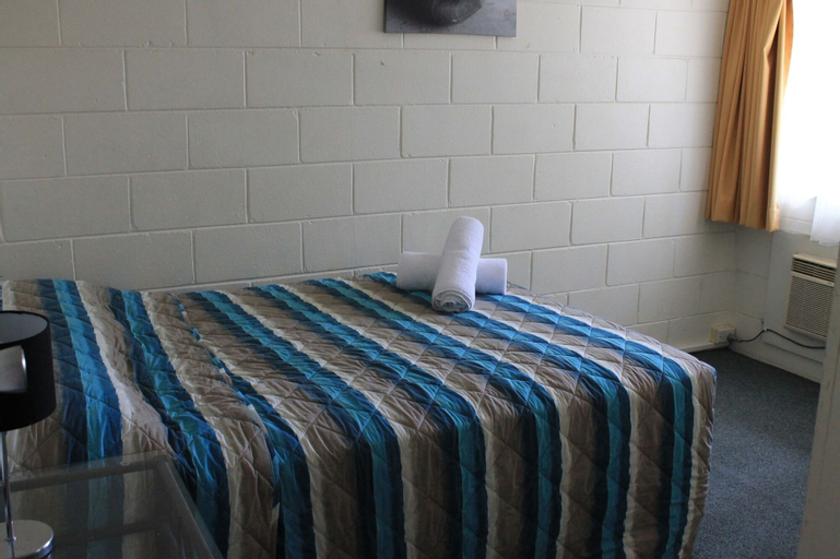 Bedroom 4, Oasis Inn Cairns, Cairns