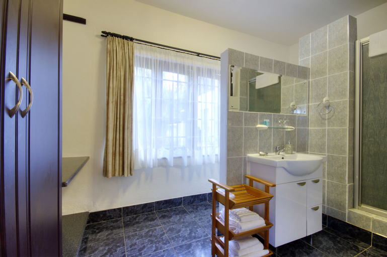 Bedroom 4, St Lucia Wetlands Guesthouse, Umkhanyakude