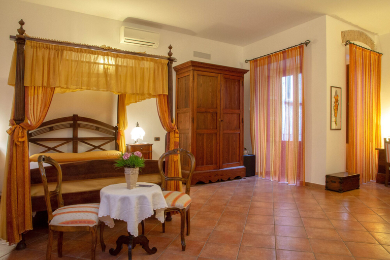 Bedroom 5, Donnaciccina Accomodation, Vibo Valentia