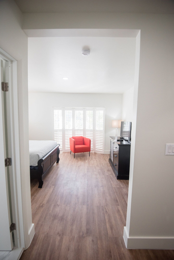 Others 5, The Drift Hotel, Broward