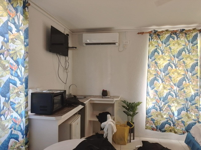 Bedroom 3, El Retreat Guest House
