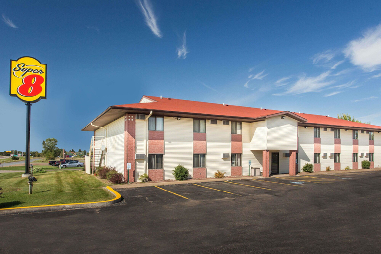 Exterior & Views 2, Super 8 by Wyndham Eau Claire I-94, Eau Claire