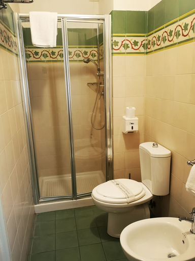 Bathroom 4, Hotel Valentino, Catania