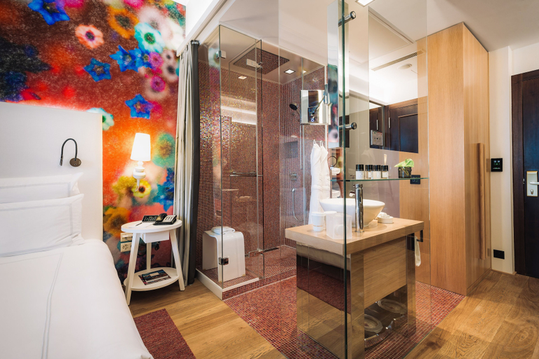 Bathroom 4, Hotel Metropole Geneve, Genève