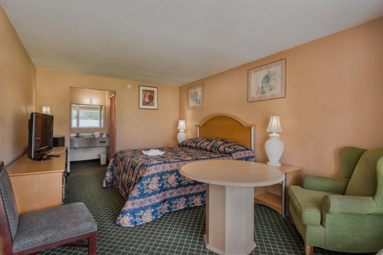 Bedroom 2, Bayside Inn Pinellas Park - Clearwater, Pinellas