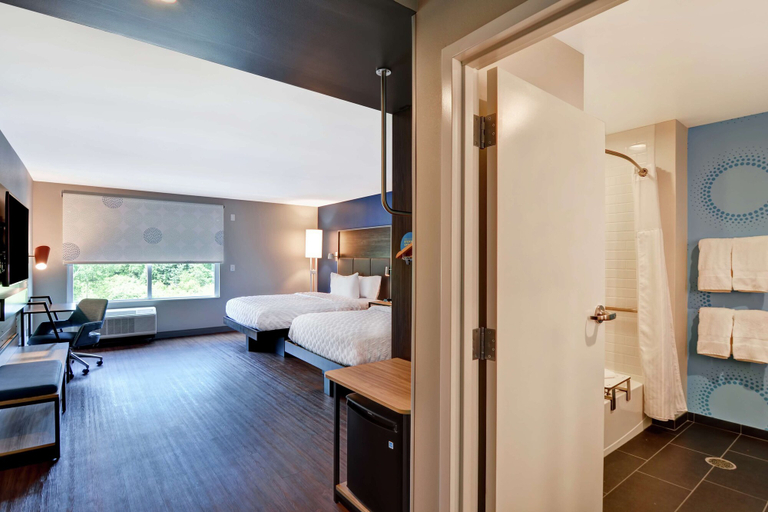Bedroom 3, Tru by Hilton Middletown, Orange
