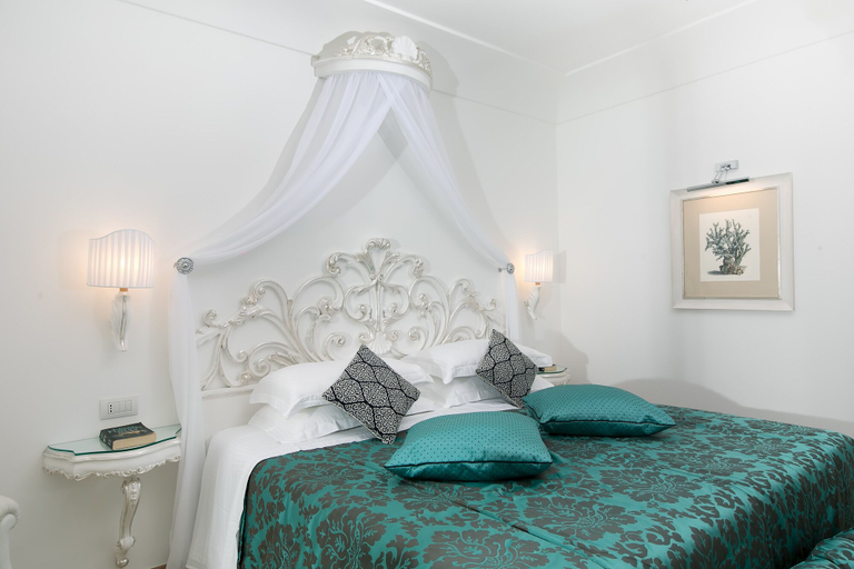 Bedroom 3, Villa Corallium, Salerno