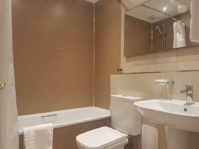 Bathroom 3, Kames Hotel, Argyll and Bute