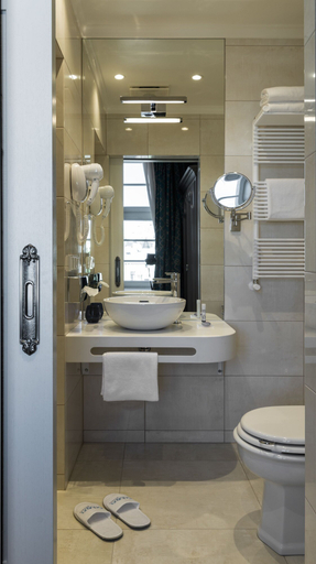 Bathroom 5, Relais Le Chevalier, Riga