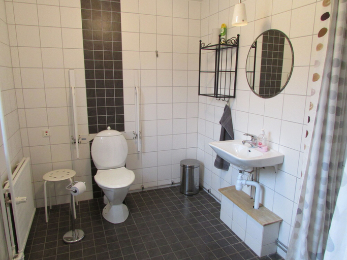 Bathroom 3, Hallandsåsen Hostel, Ängelholm