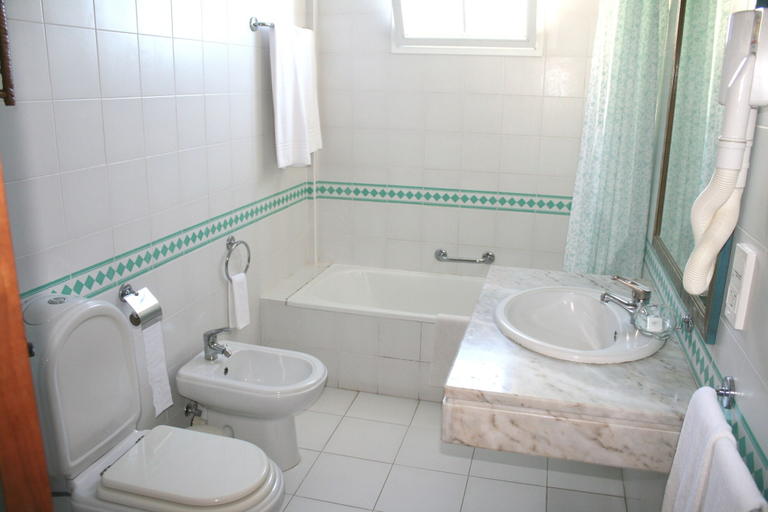 Bathroom, Quinta Mãe dos Homens, Funchal