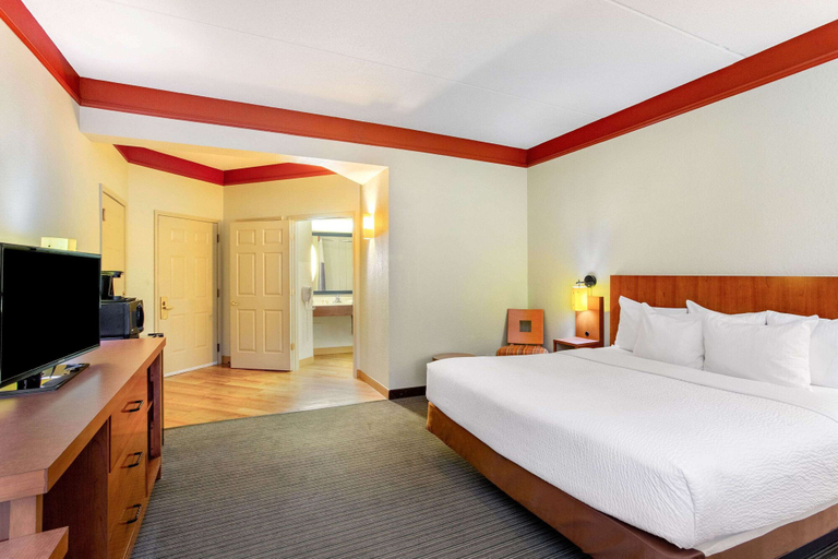 Bedroom 3, La Quinta Inn & Suites by Wyndham Raleigh Crabtree, Wake