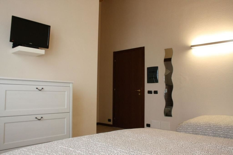 Bedroom 4, Cascina Bosco Gerolo, Piacenza