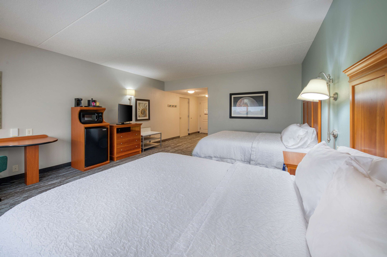 Bedroom 3, Hampton Inn Wilmington - University Area/Smith Creek Station, New Hanover