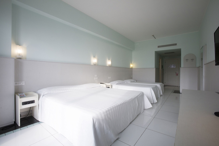 Bedroom 3, Grand Hotel Salerno, Salerno