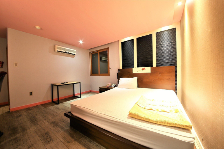 Bedroom 3, Sasang J, Sasang