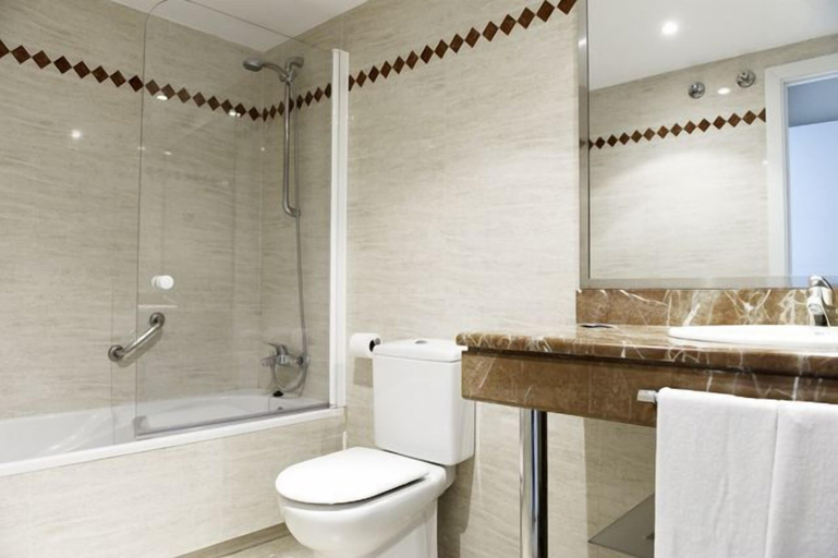 Bathroom 4, Apartamentos Manilva Green, Málaga