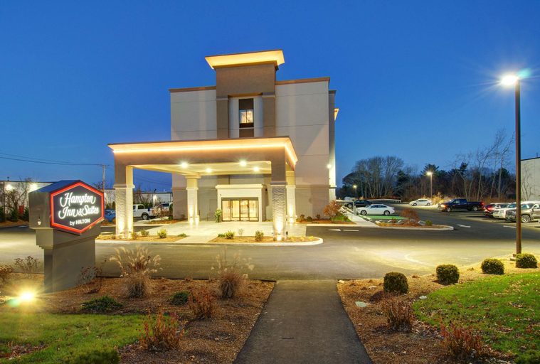 Exterior & Views 2, Hampton Inn & Suites Boston/Stoughton, Norfolk