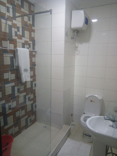 Bathroom, Jasmines Place and Suites, AbujaMun