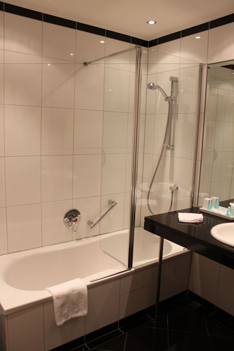 Bathroom 5, Ambassador Hotel, Wien