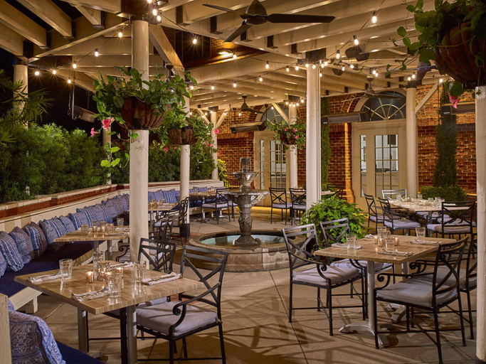 Food & Drinks 5, The Hotel At Auburn University, Lee