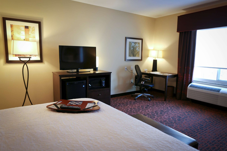 Bedroom 3, Hampton Inn Union City, Alameda