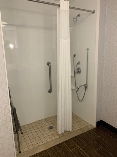 Bathroom 4, Hampton Inn & Suites Rockville Centre, Nassau