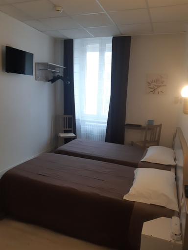 Bedroom 3, Hotel de La Croix de Malte, Manche