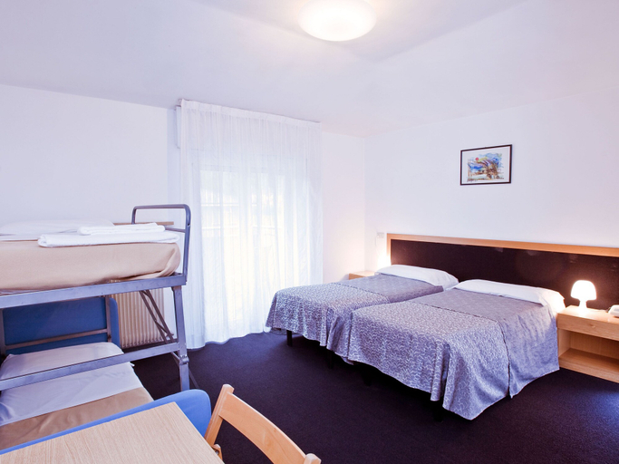 Bedroom 3, Hotel Rubino, Trento