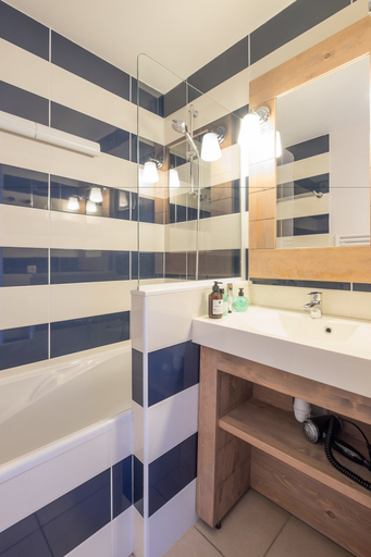 Bathroom 4, Pierre & Vacances Résidence premium Le Coteau et la Mer, Finistère