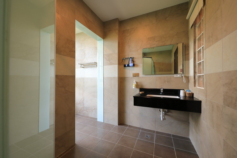 Bathroom 3, Five mountains and Three Water B&B, Nantou