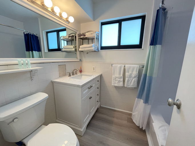 Bathroom 4, Tropic Isle Beach Resort, Broward