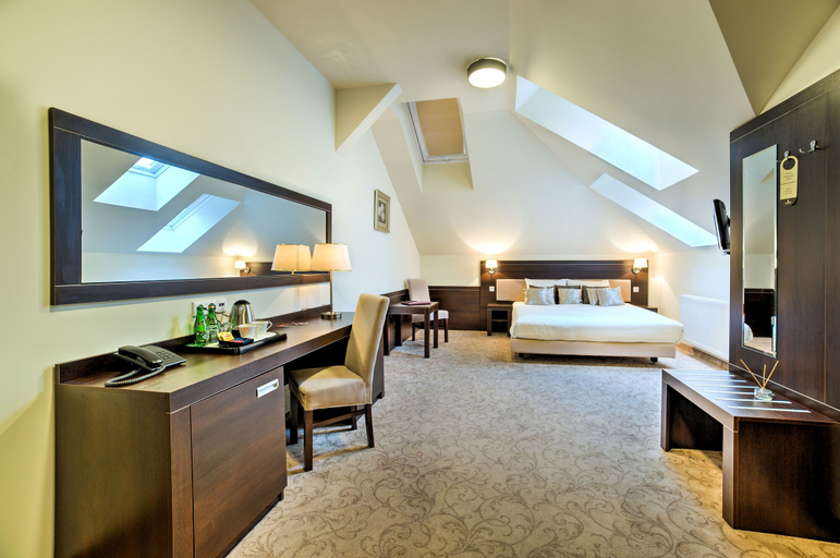 Bedroom 3, Hotel Luxor, Lublin