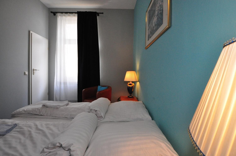 Bedroom 4, Hotel Landskrone, Hochtaunuskreis