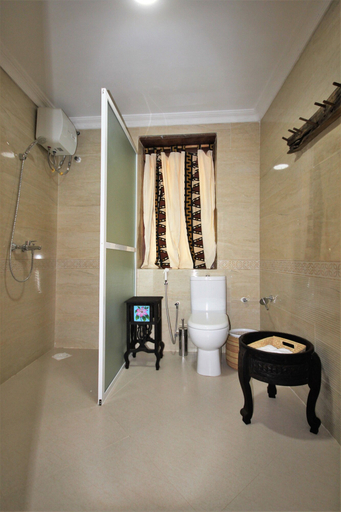 Bathroom, House of Spice, Mjini