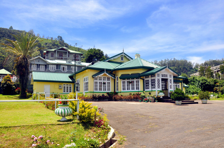Exterior & Views