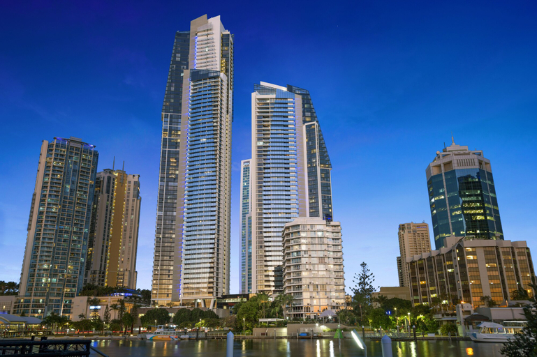 Holiday Holiday Circle On Cavill, Gold Coast